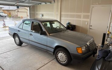 Mercedes-benz-300-300e-1987-blue-15