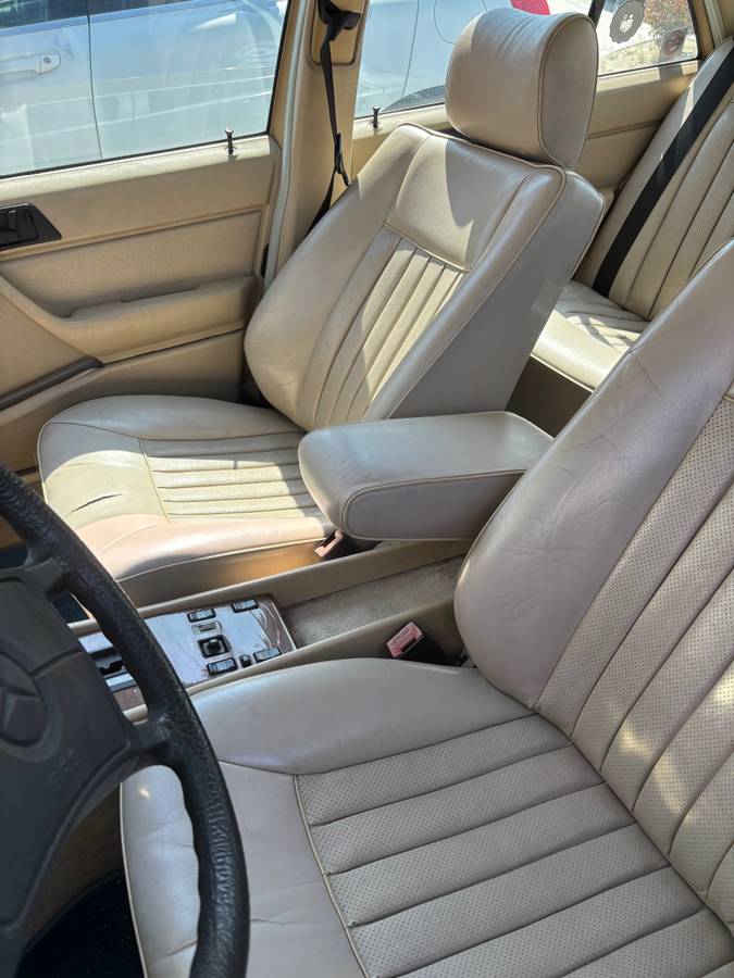 Mercedes-benz-300-300e-1987-blue-3