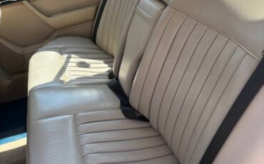 Mercedes-benz-300-300e-1987-blue-4