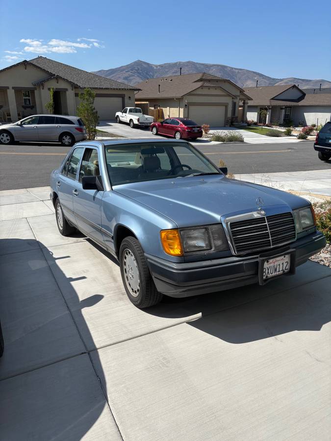 Mercedes-benz-300-300e-1987-blue