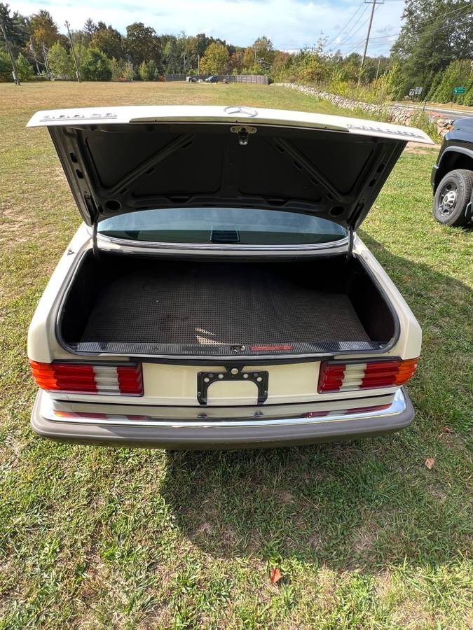 Mercedes-benz-300-300sd-diesel-1983-11