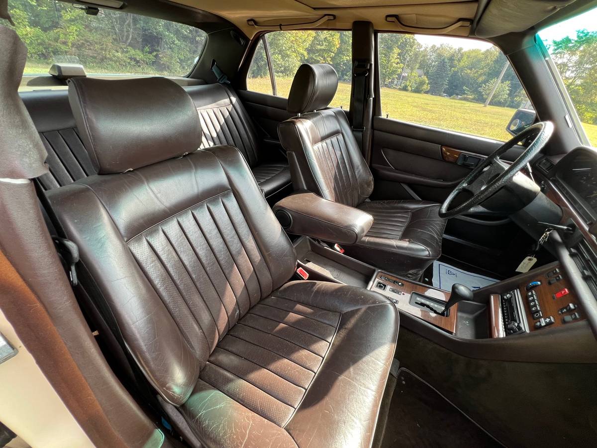 Mercedes-benz-300-300sd-diesel-1983-14