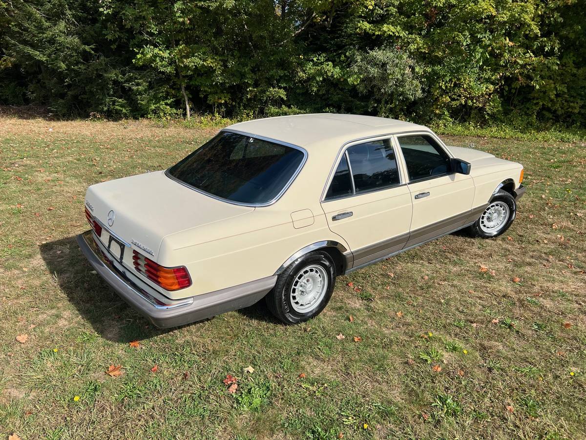 Mercedes-benz-300-300sd-diesel-1983-4