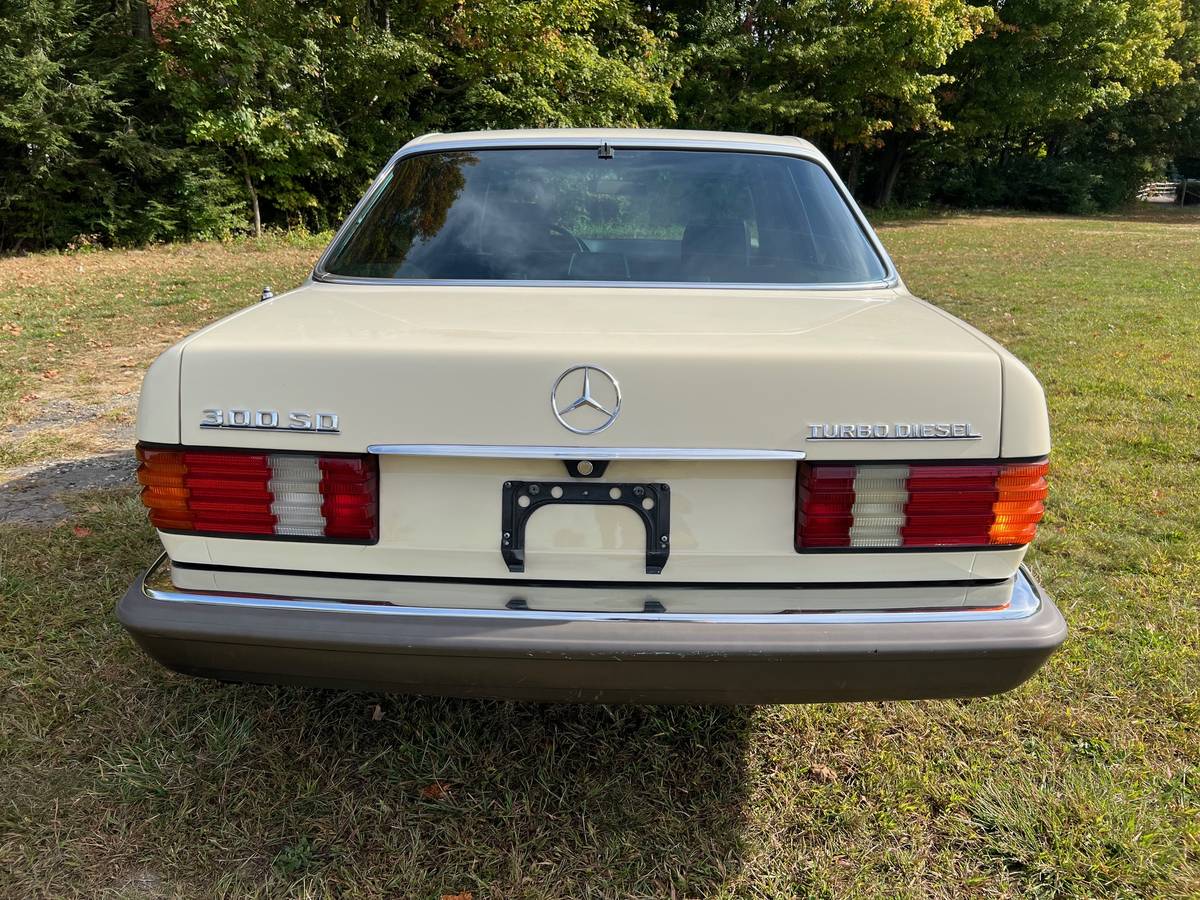 Mercedes-benz-300-300sd-diesel-1983-7