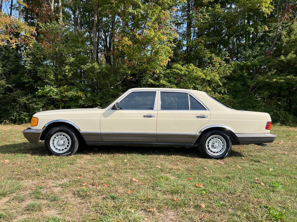 Mercedes-benz-300-300sd-diesel-1983