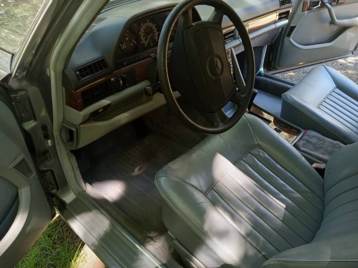 Mercedes-benz-300-sdl-diesel-1987-silver-11