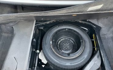 Mercedes-benz-300-se-1990-white-11