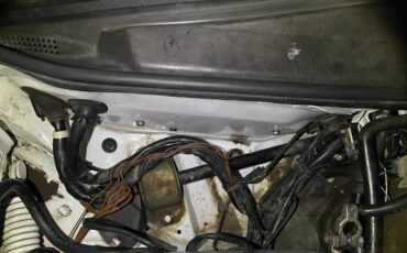 Mercedes-benz-300-se-1990-white-15