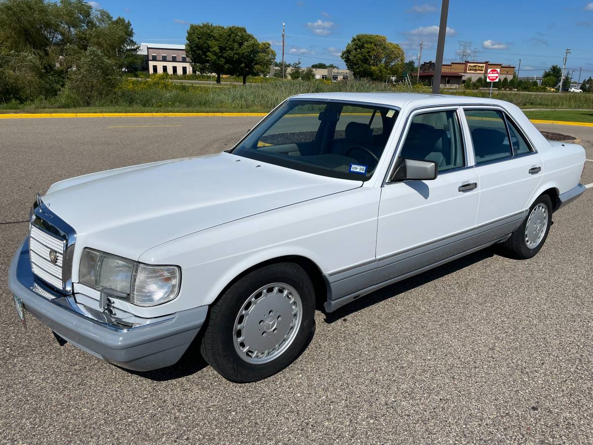 Mercedes-benz-300-se-1990-white