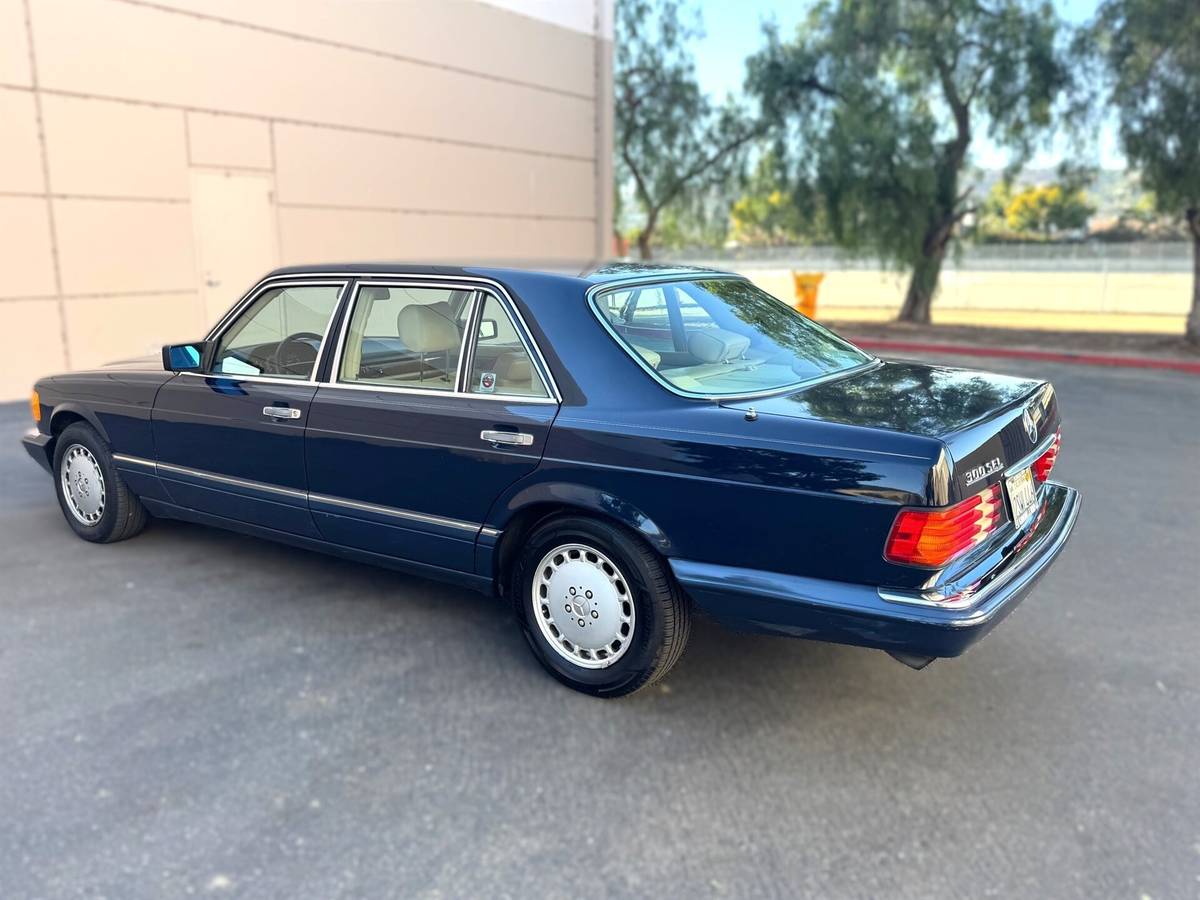 Mercedes-benz-300-sel-1990-blue-10