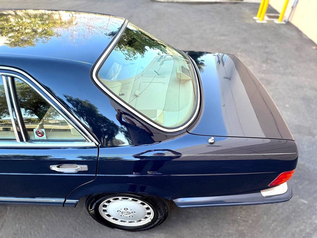 Mercedes-benz-300-sel-1990-blue-19