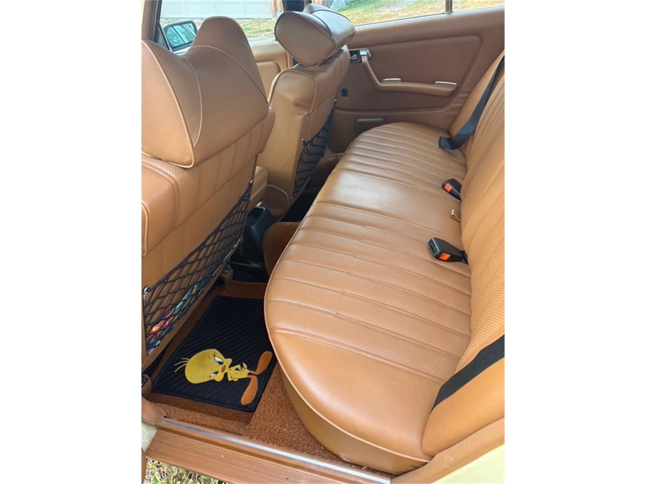 Mercedes-benz-300d-1977-Manilla-Beige-Tan-5