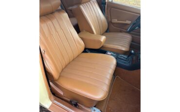 Mercedes-benz-300d-1977-Manilla-Beige-Tan-8