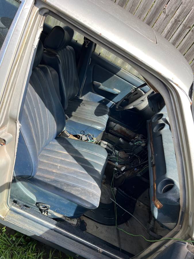 Mercedes-benz-300d-diesel-1978-2