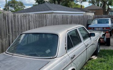 Mercedes-benz-300d-diesel-1978-5