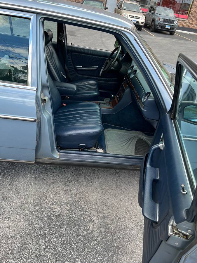 Mercedes-benz-300d-diesel-1985-2