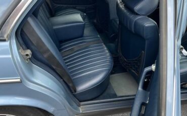Mercedes-benz-300d-diesel-1985-3