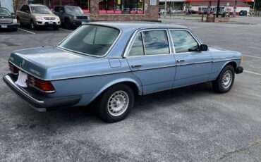 Mercedes-benz-300d-diesel-1985-5