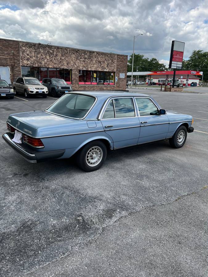 Mercedes-benz-300d-diesel-1985-5