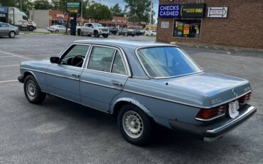 Mercedes-benz-300d-diesel-1985-6