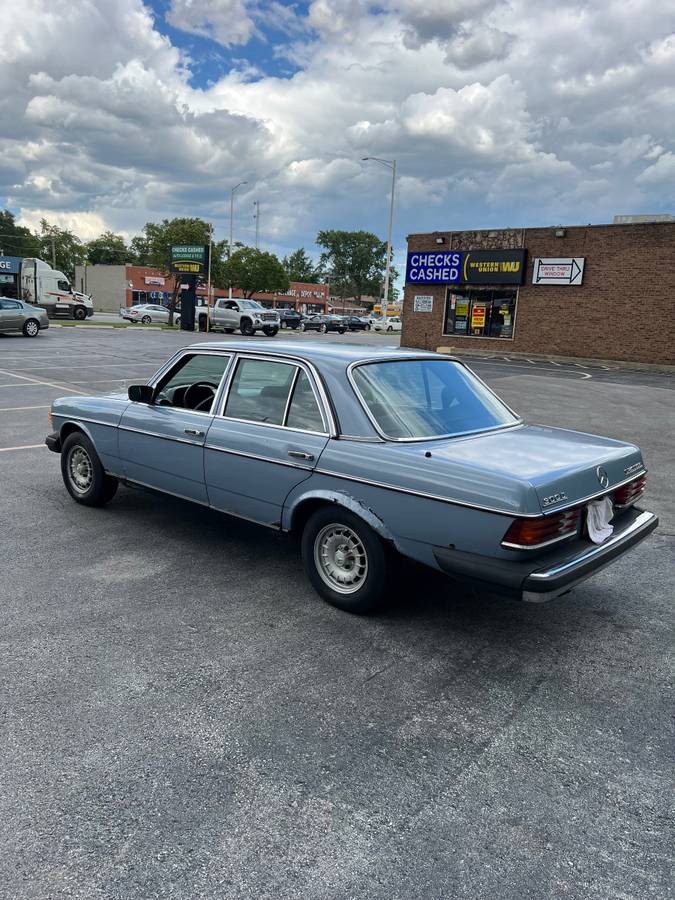 Mercedes-benz-300d-diesel-1985-6