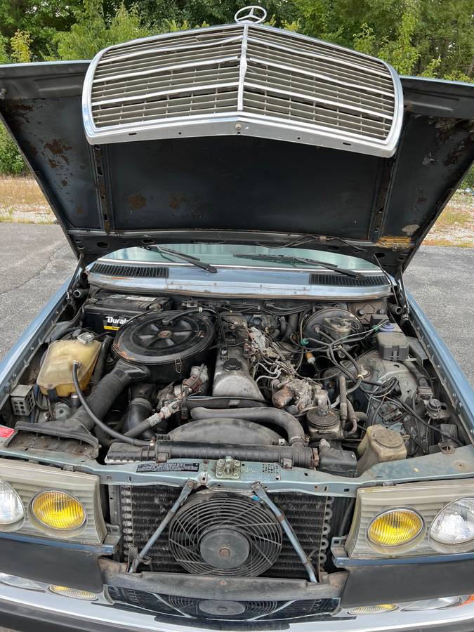 Mercedes-benz-300d-diesel-1985-8