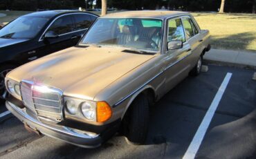 Mercedes-benz-300d-diesel-1985-custom-1
