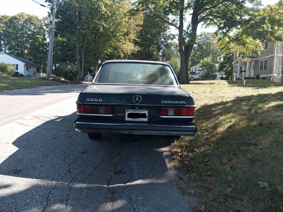 Mercedes-benz-300d-turbo-diesel-1983-blue-1