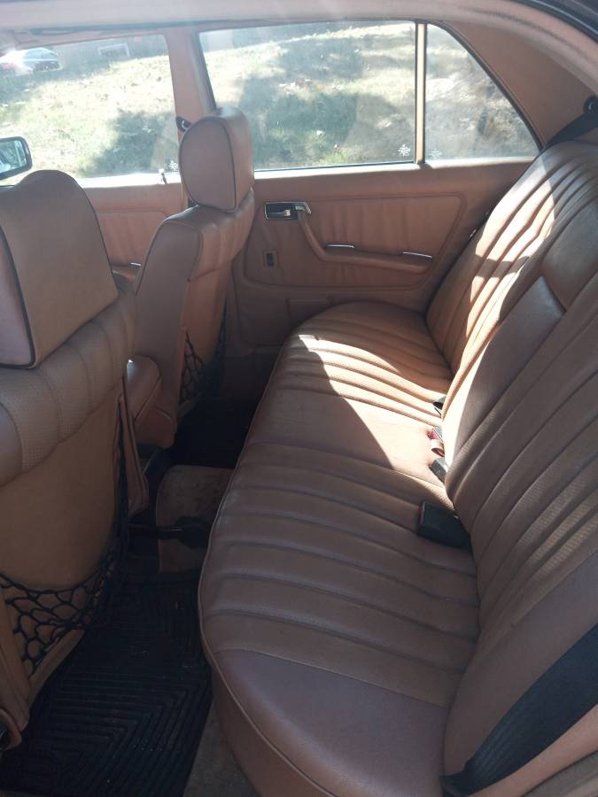Mercedes-benz-300d-turbo-diesel-1983-blue-11