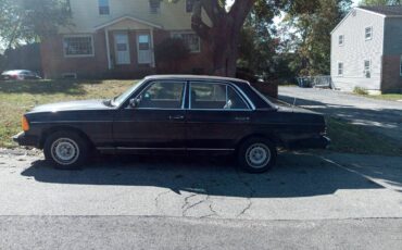 Mercedes-benz-300d-turbo-diesel-1983-blue-2
