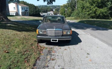 Mercedes-benz-300d-turbo-diesel-1983-blue