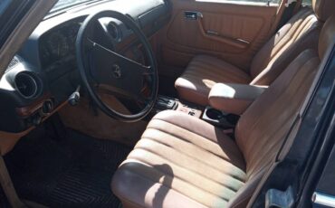 Mercedes-benz-300d-turbo-diesel-1983-blue-5