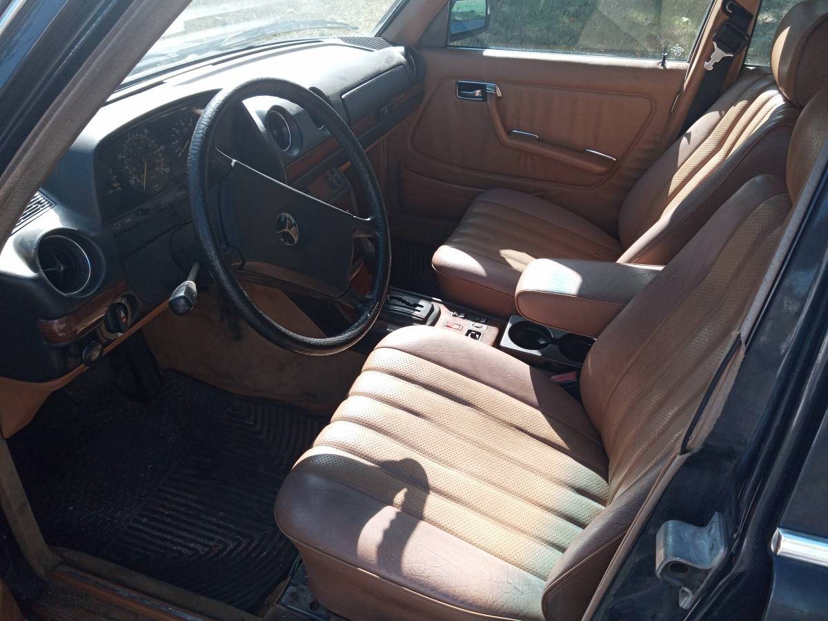 Mercedes-benz-300d-turbo-diesel-1983-blue-5