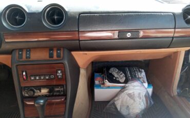 Mercedes-benz-300d-turbo-diesel-1983-blue-9