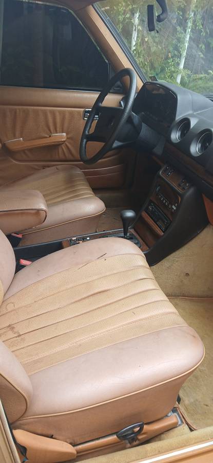 Mercedes-benz-300d-turbo-diesel-1984-custom-4