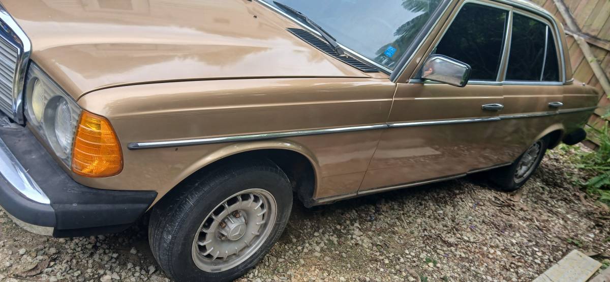 Mercedes-benz-300d-turbo-diesel-1984-custom-6