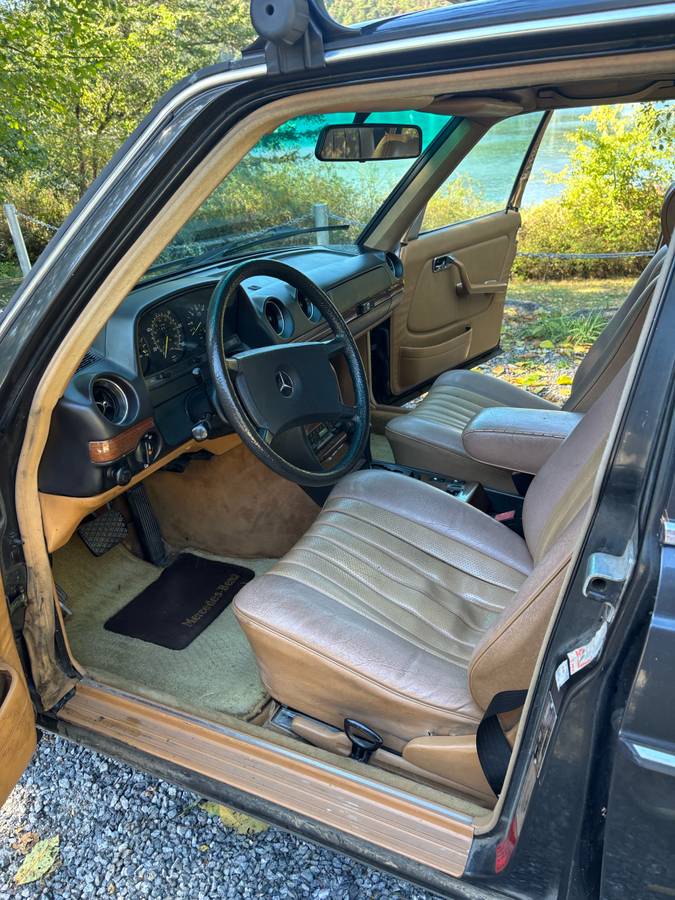 Mercedes-benz-300d-turbo-diesel-1985-grey-16