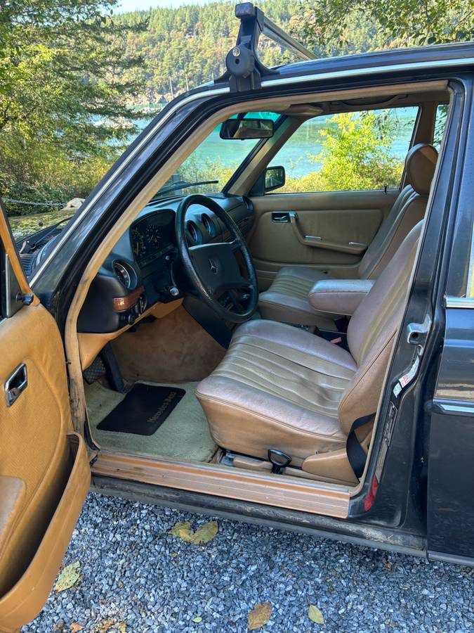 Mercedes-benz-300d-turbo-diesel-1985-grey-18