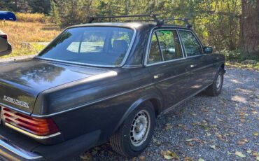 Mercedes-benz-300d-turbo-diesel-1985-grey-7