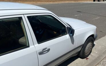 Mercedes-benz-300d-turbo-diesel-1987-white-5