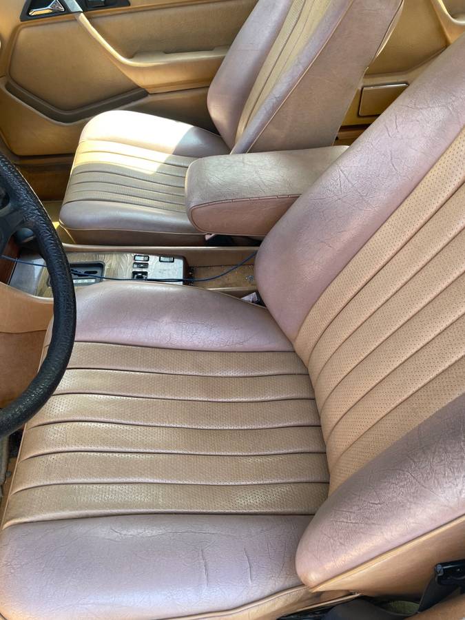Mercedes-benz-300d-turbo-diesel-1987-white-6