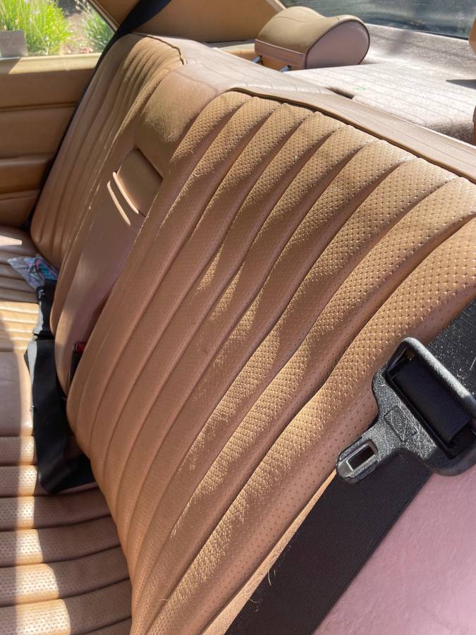 Mercedes-benz-300d-turbo-diesel-1987-white-9