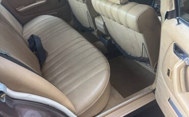 Mercedes-benz-300d-turbodiesel-1982-brown-6