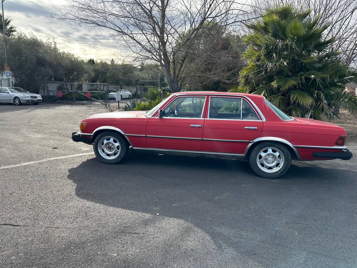 Mercedes-benz-300sd-diesel-1980-red-2