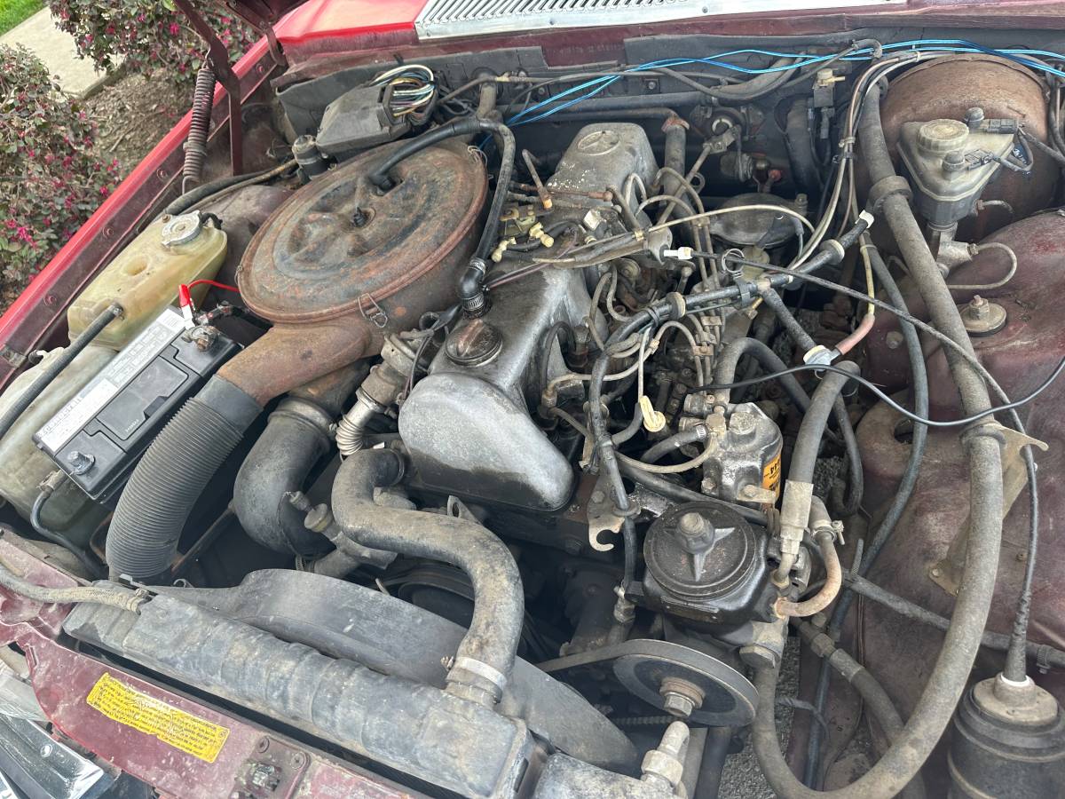 Mercedes-benz-300sd-diesel-1980-red-3