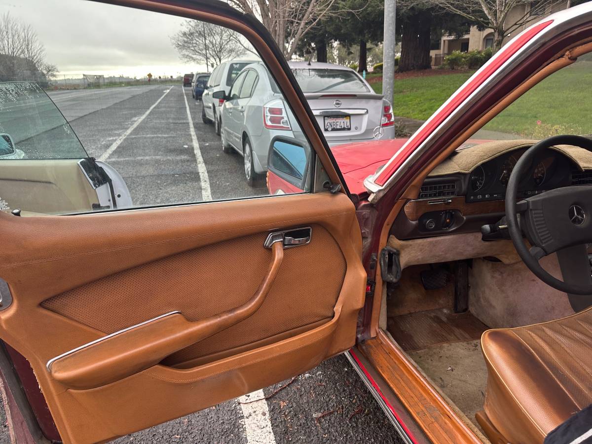Mercedes-benz-300sd-diesel-1980-red-6