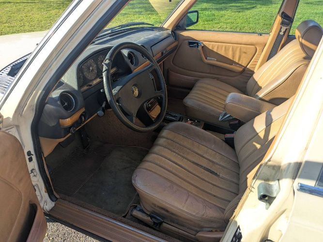 Mercedes-benz-300td-1982-Yellow-2