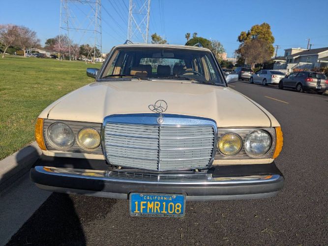 Mercedes-benz-300td-1982-Yellow-7