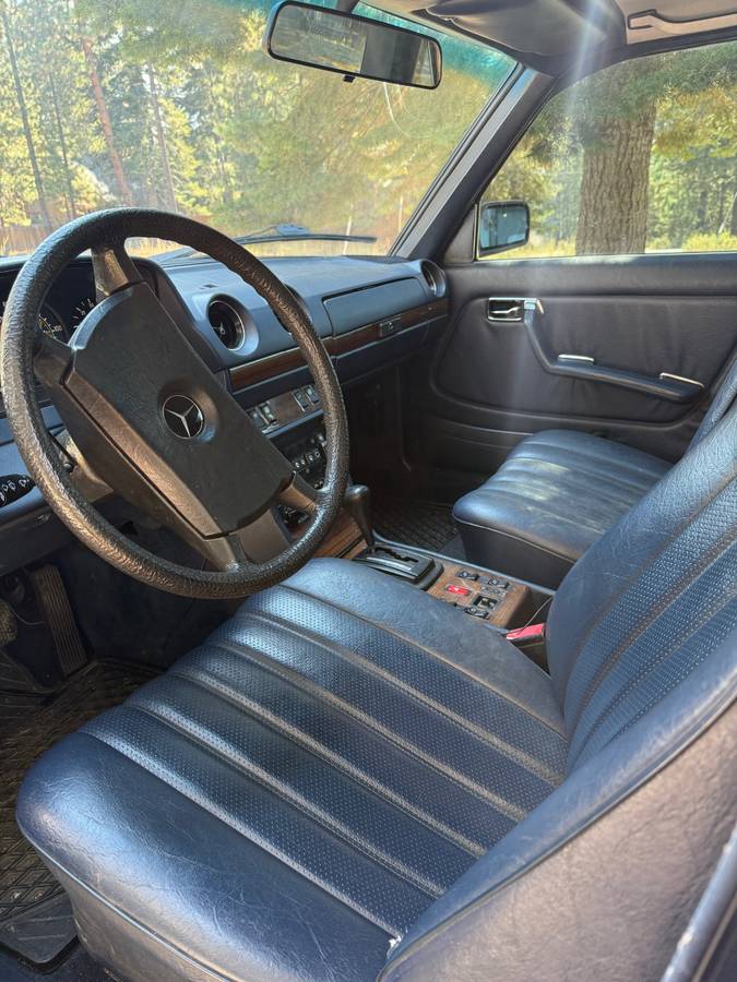 Mercedes-benz-300td-diesel-1983-blue-1