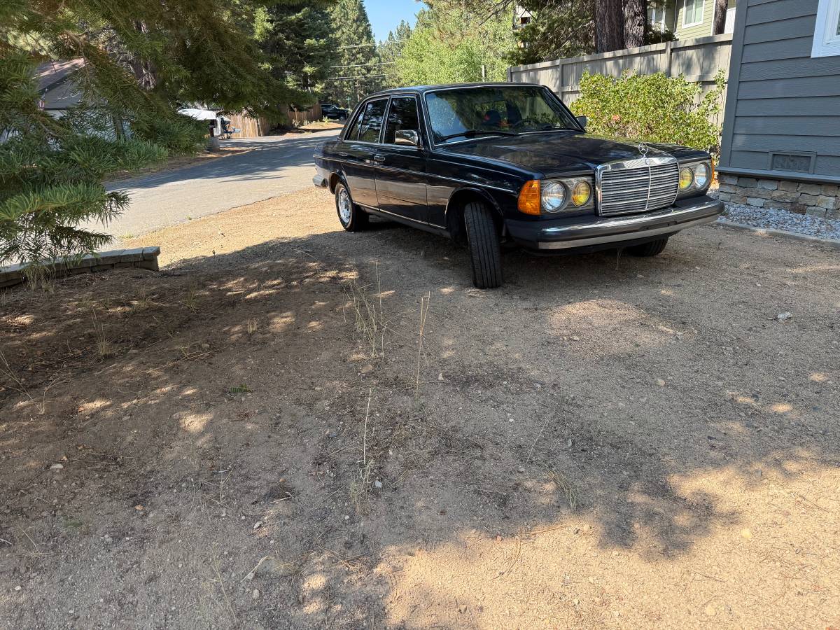 Mercedes-benz-300td-diesel-1983-blue-3